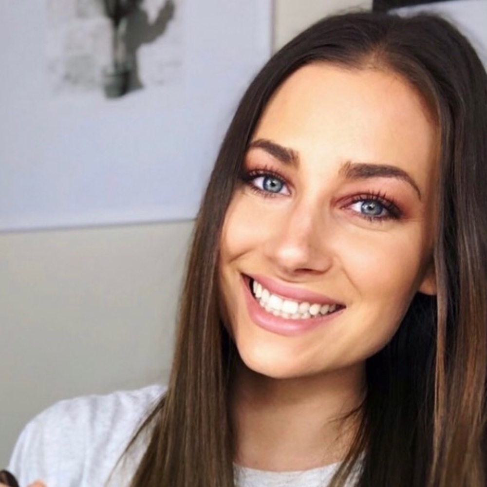 Meet your Posher, Elizabeth